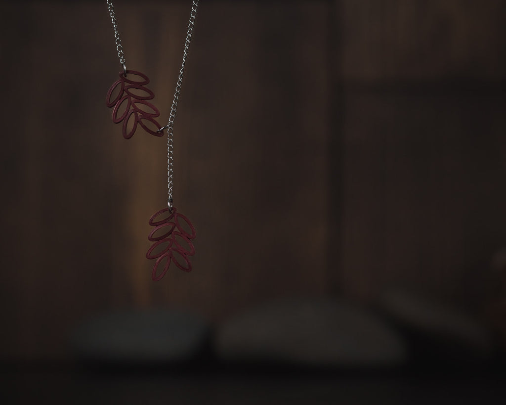 Patra-Maroon Leaf Necklace Online